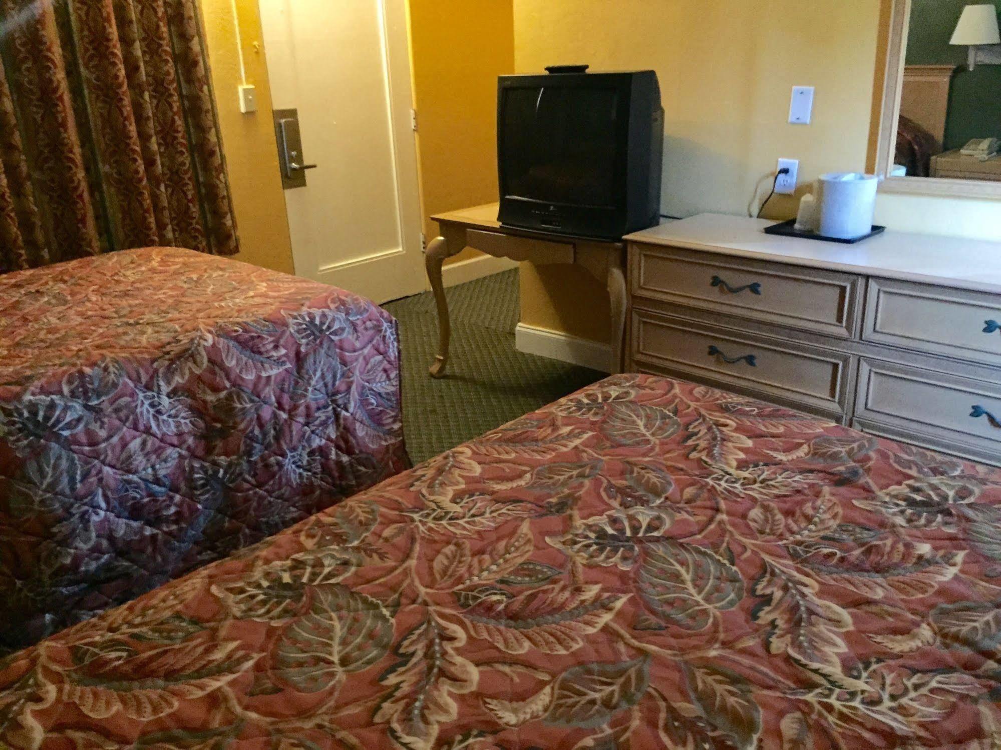 אוקלה Shangri La Motel מראה חיצוני תמונה