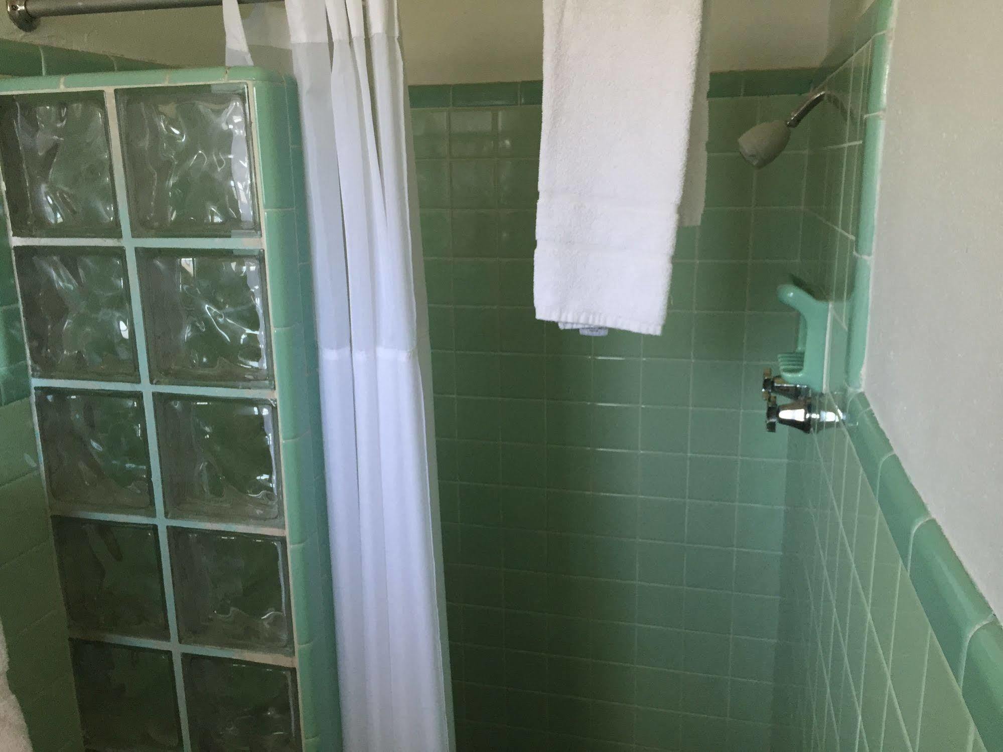 אוקלה Shangri La Motel מראה חיצוני תמונה