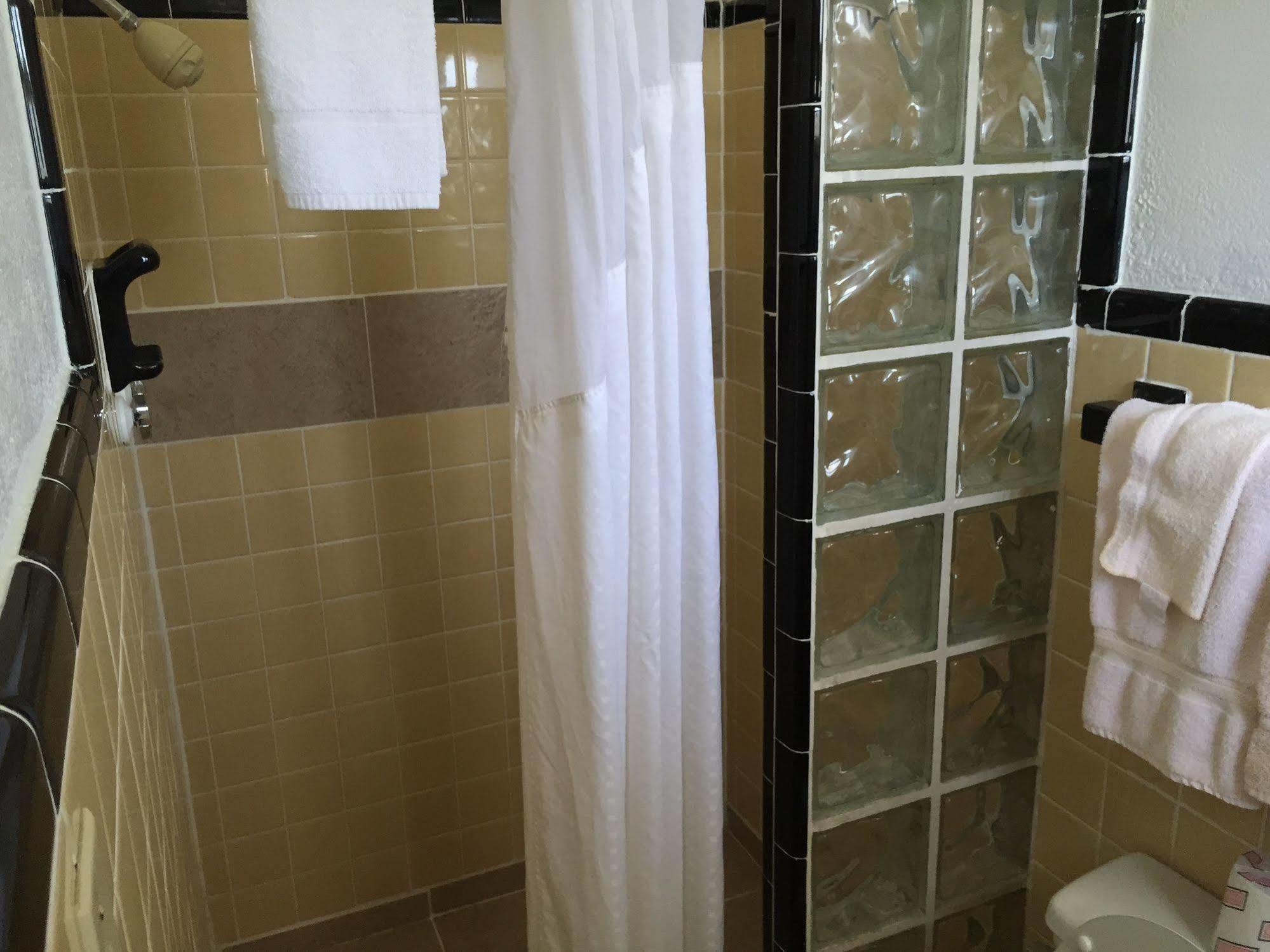 אוקלה Shangri La Motel מראה חיצוני תמונה
